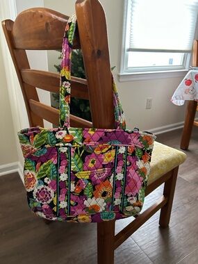 Vera Bradley EUC Quilted Floral Tote Bag in Pink and Multicolor